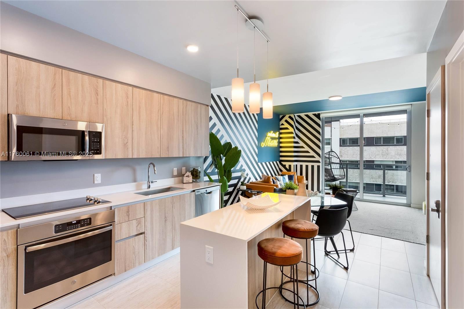 QUADRO CONDO - Residential