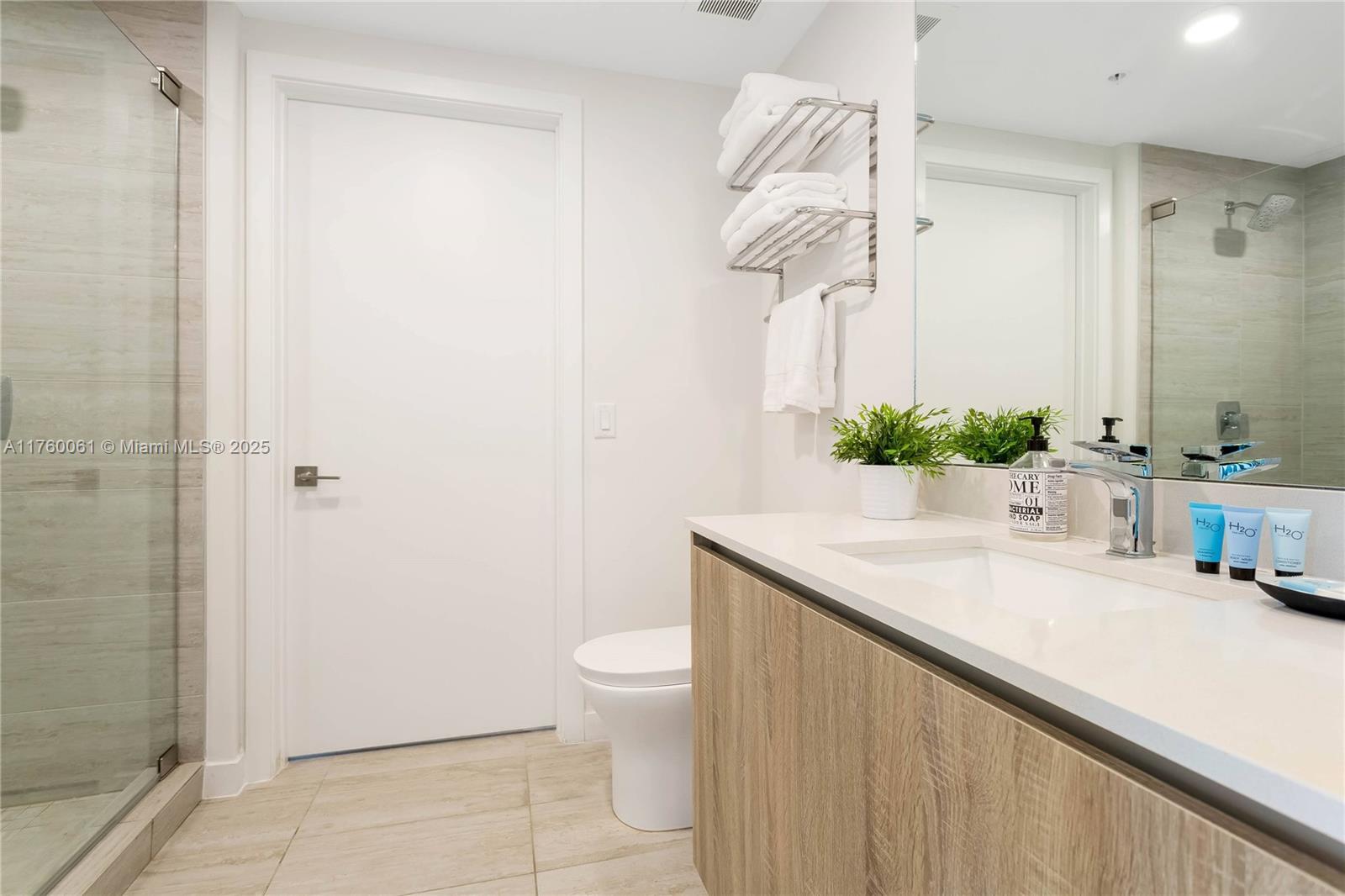 QUADRO CONDO - Residential