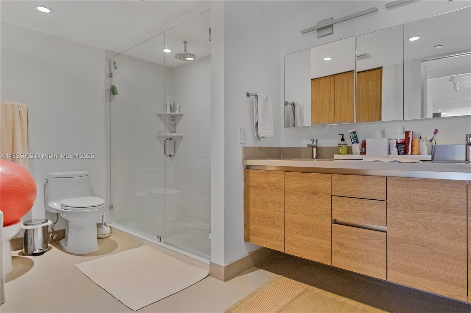 BRICKELL KEY ONE CONDO - Residential Lease