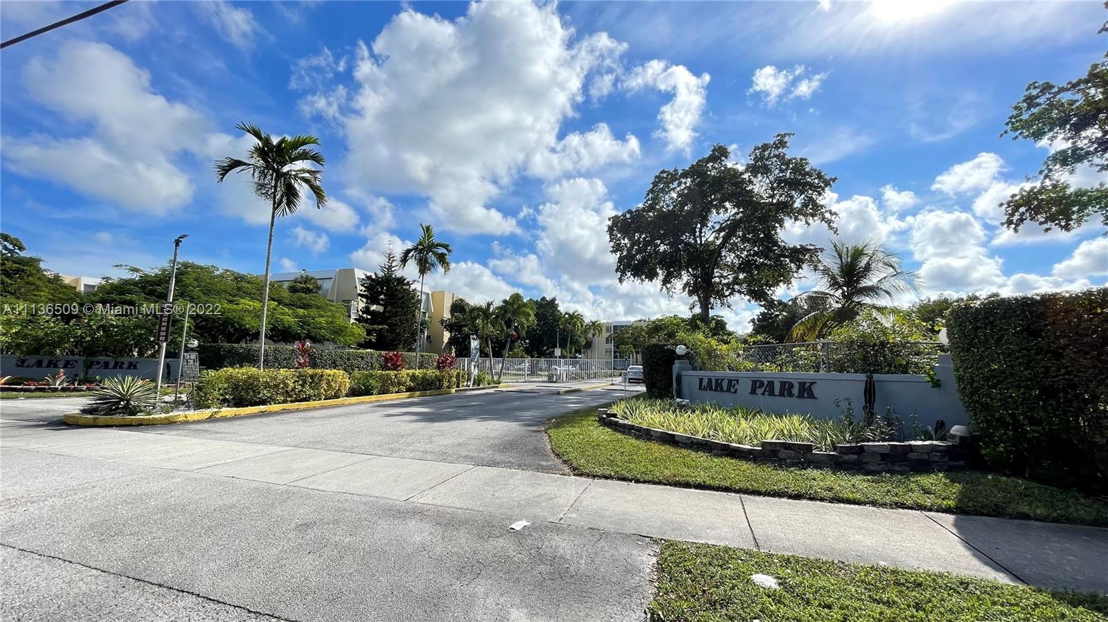 LAKE PARK CONDO NO 1 - BL - Residential Lease