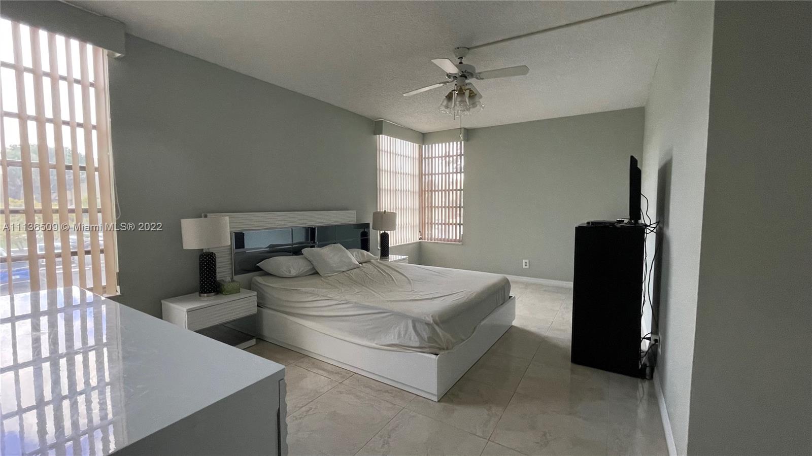 LAKE PARK CONDO NO 1 - BL - Residential Lease