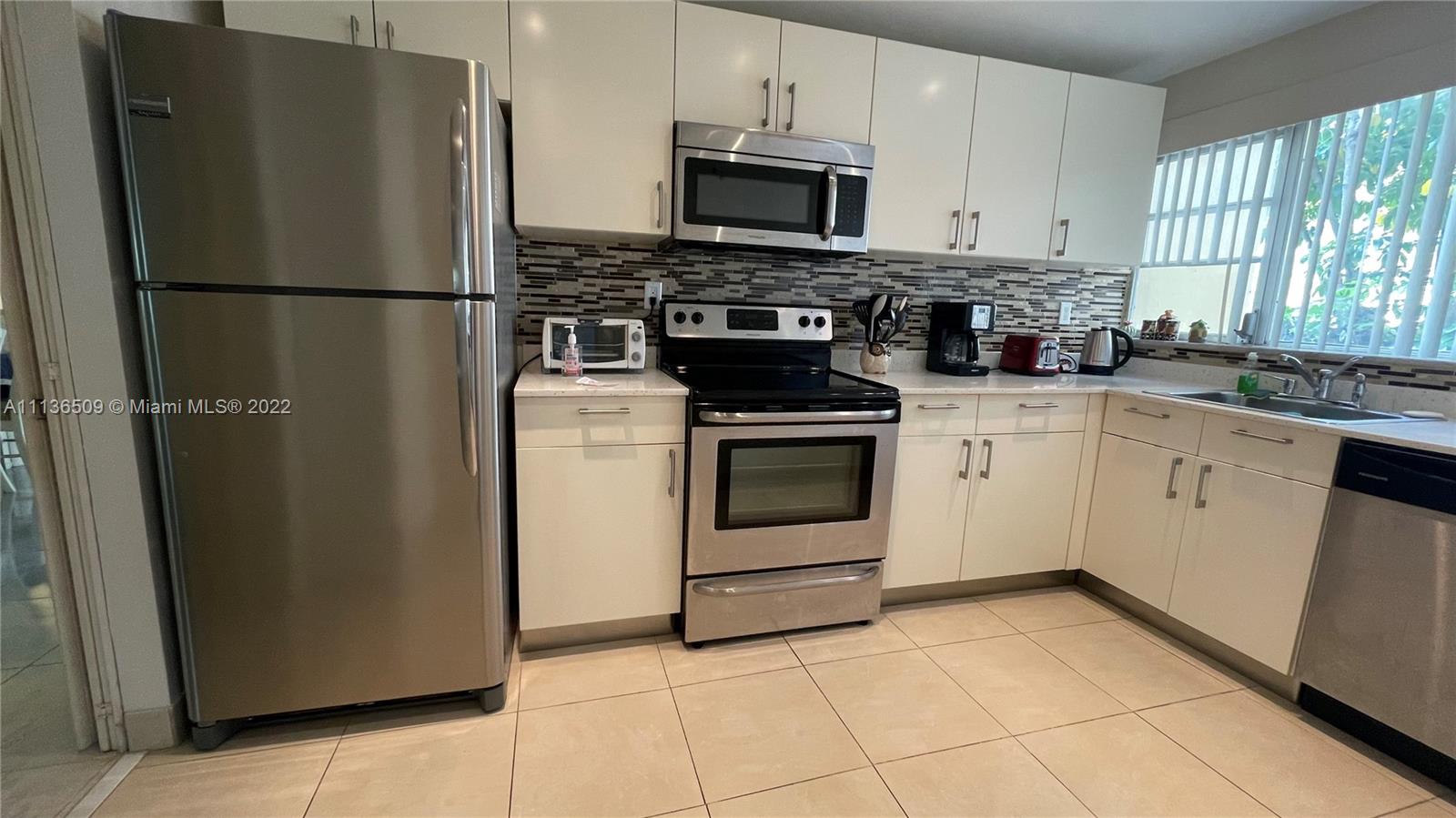 LAKE PARK CONDO NO 1 - BL - Residential Lease