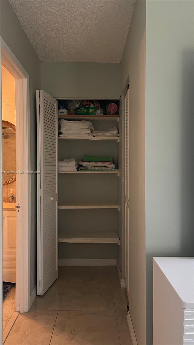 LAKE PARK CONDO NO 1 - BL - Residential Lease