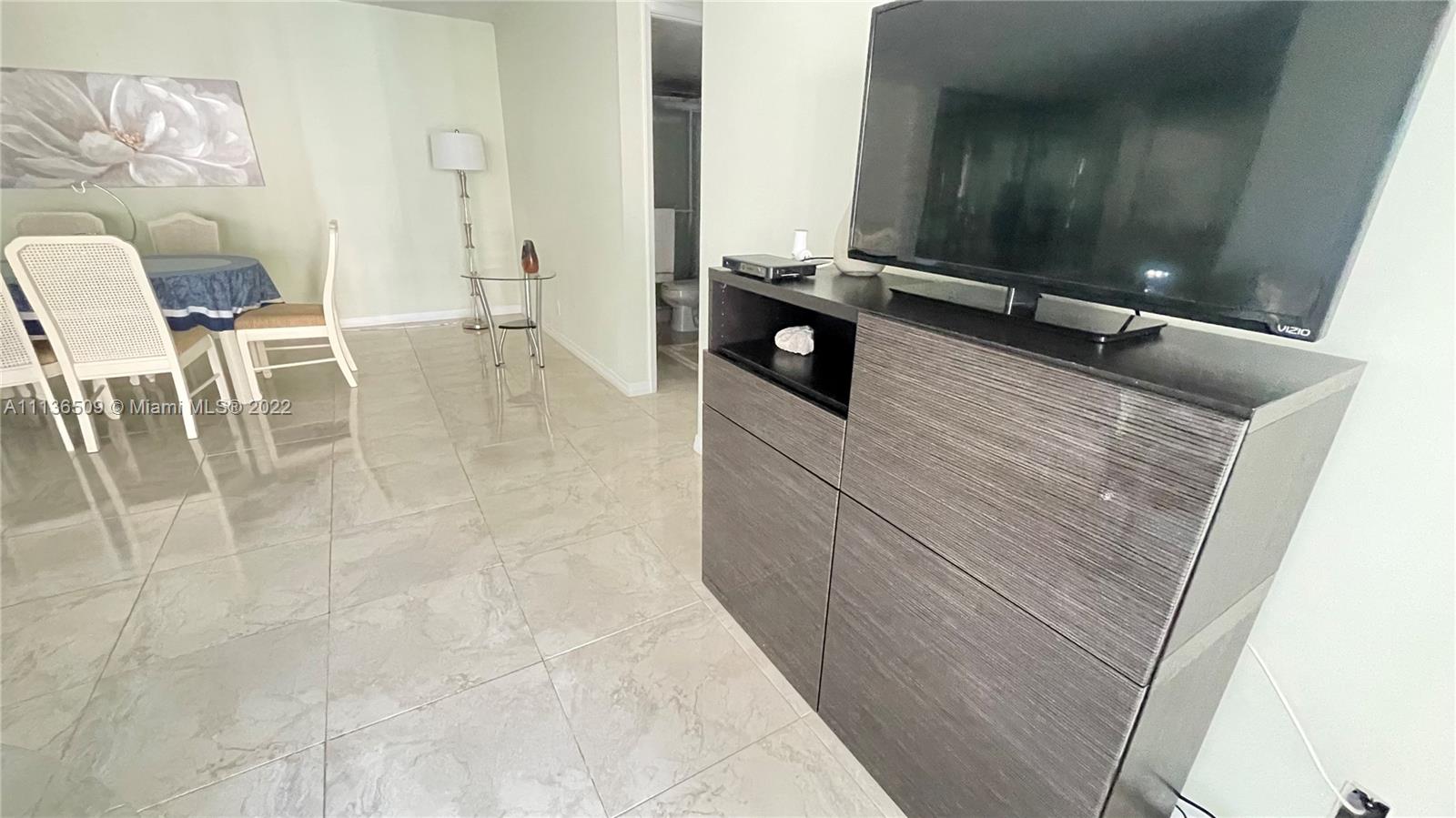 LAKE PARK CONDO NO 1 - BL - Residential Lease