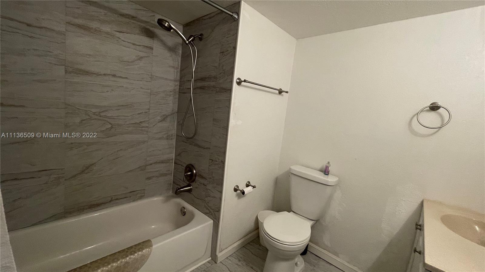 LAKE PARK CONDO NO 1 - BL - Residential Lease