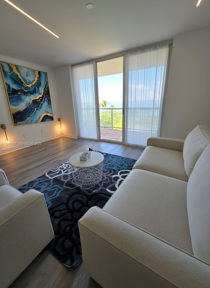 OCEAN 88 CONDOMINIUM - Residential