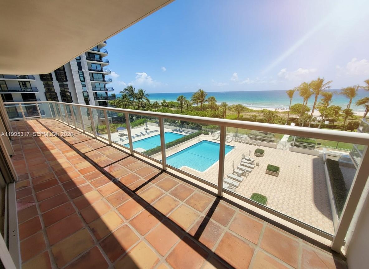 OCEAN 88 CONDOMINIUM - Residential
