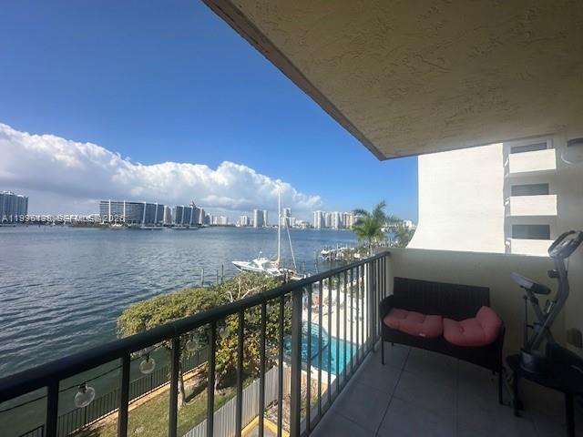 BAY HOUSE TOWER CONDO - Residential