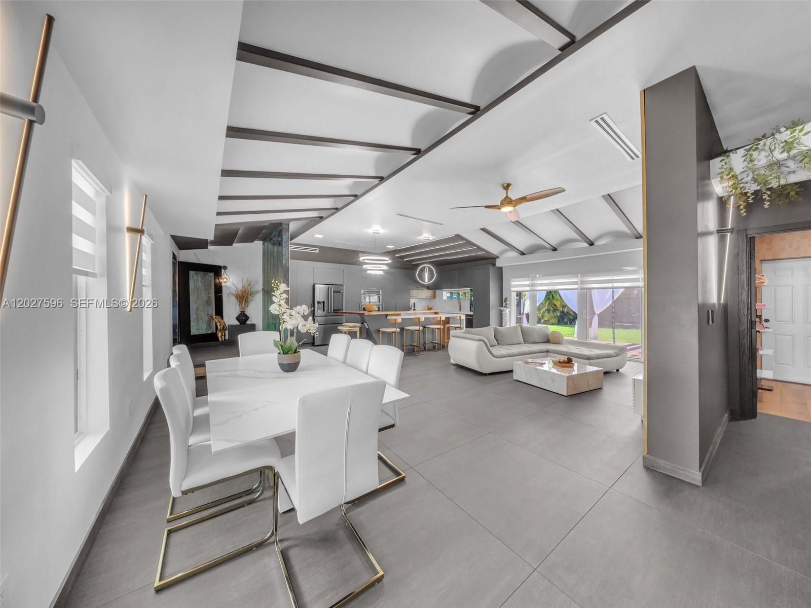 HOLLYWOOD LAKES SECTION - Residential