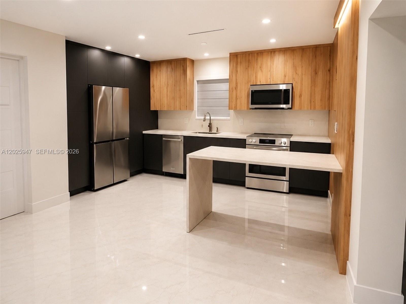 NEWPORT 2ND REV - Residential Lease