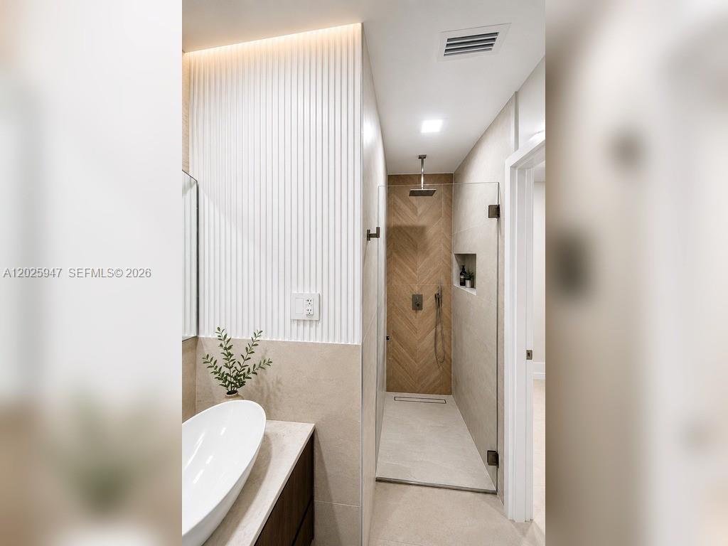 NEWPORT 2ND REV - Residential Lease