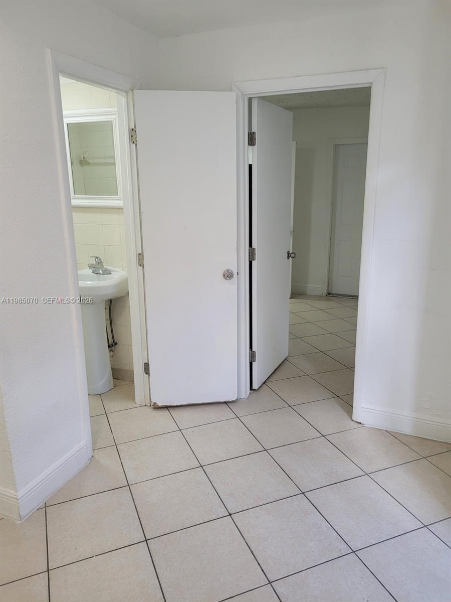 COLLIER CITY ADD NO 1 - Residential Lease