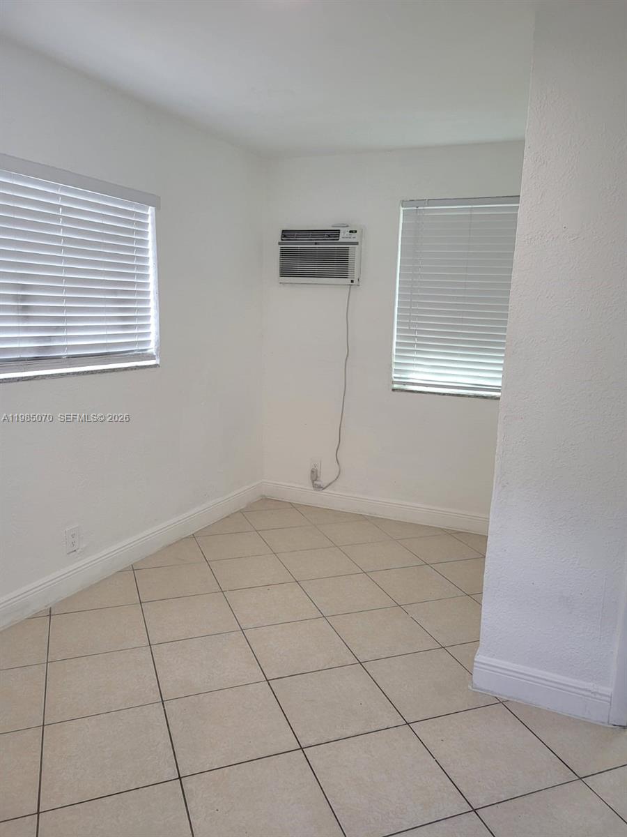 COLLIER CITY ADD NO 1 - Residential Lease