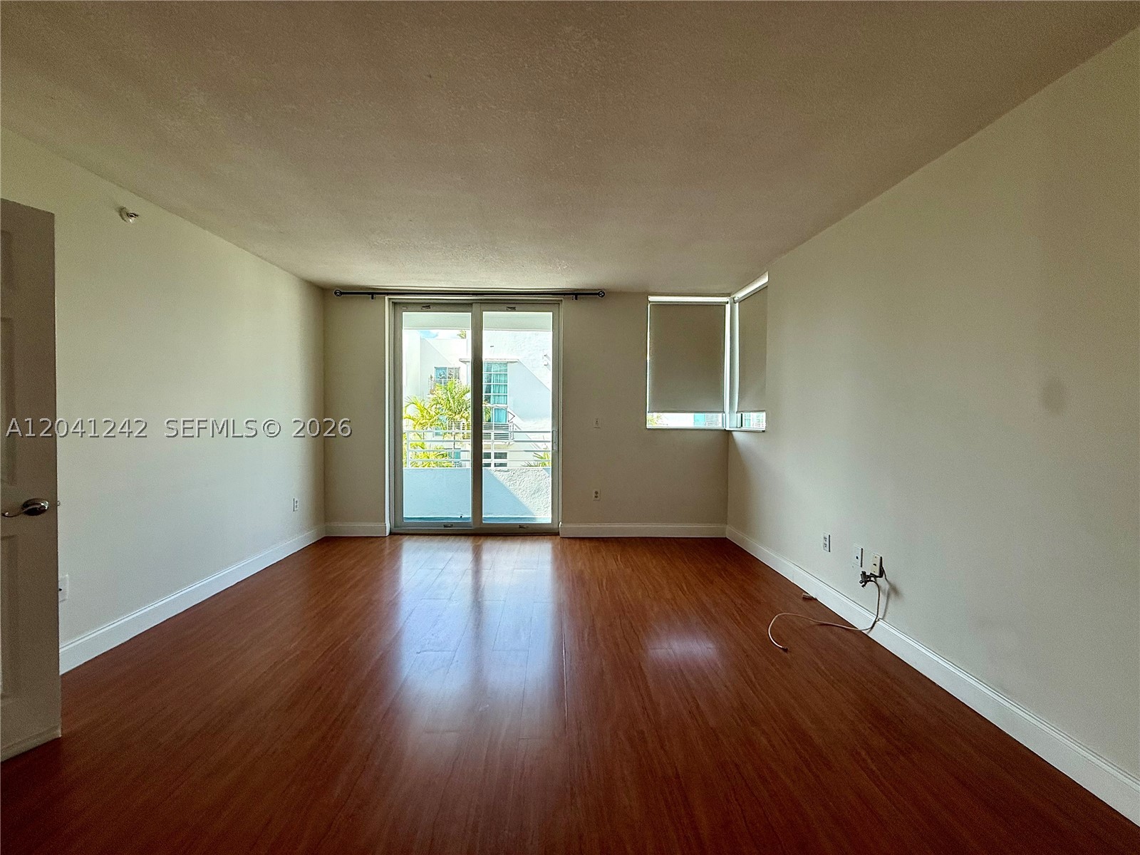 ROND POINT CONDO - Residential