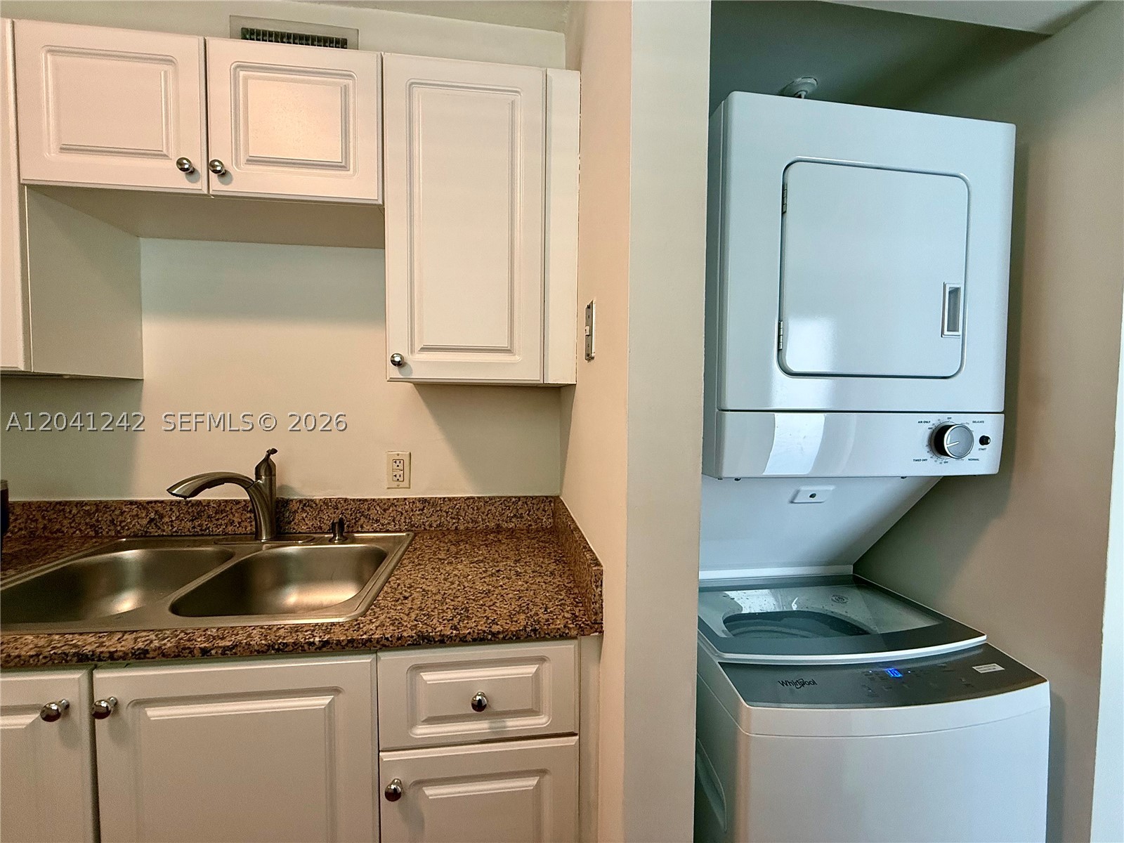 ROND POINT CONDO - Residential