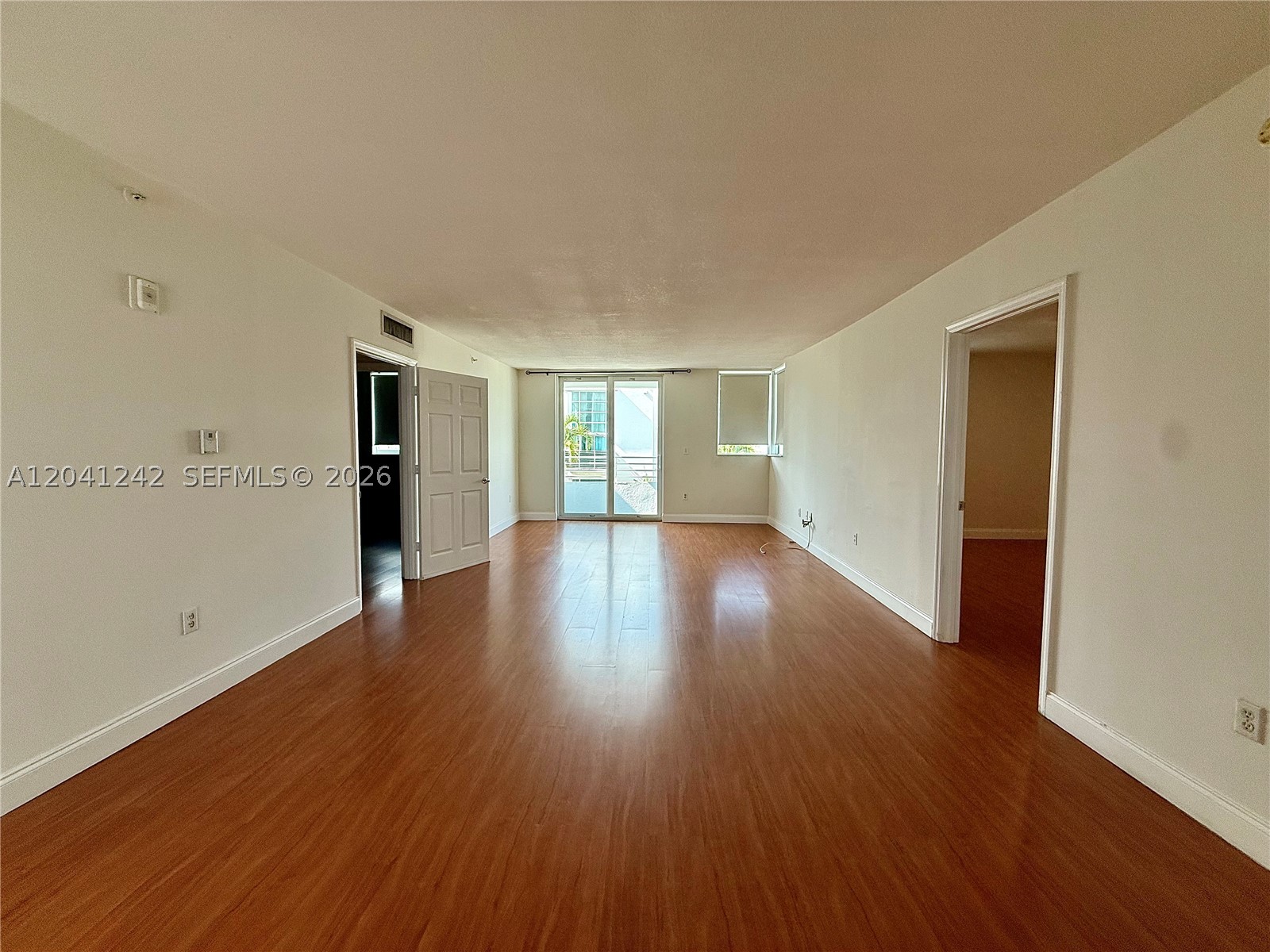 ROND POINT CONDO - Residential