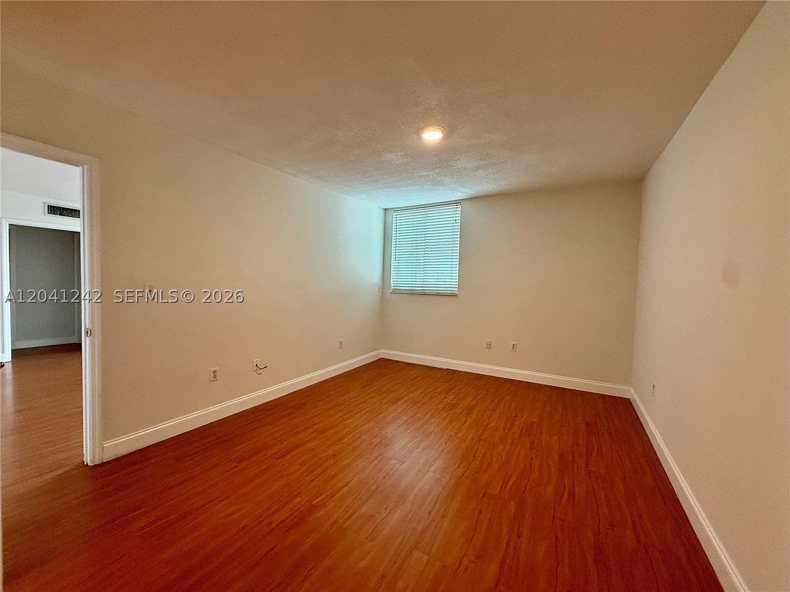 ROND POINT CONDO - Residential