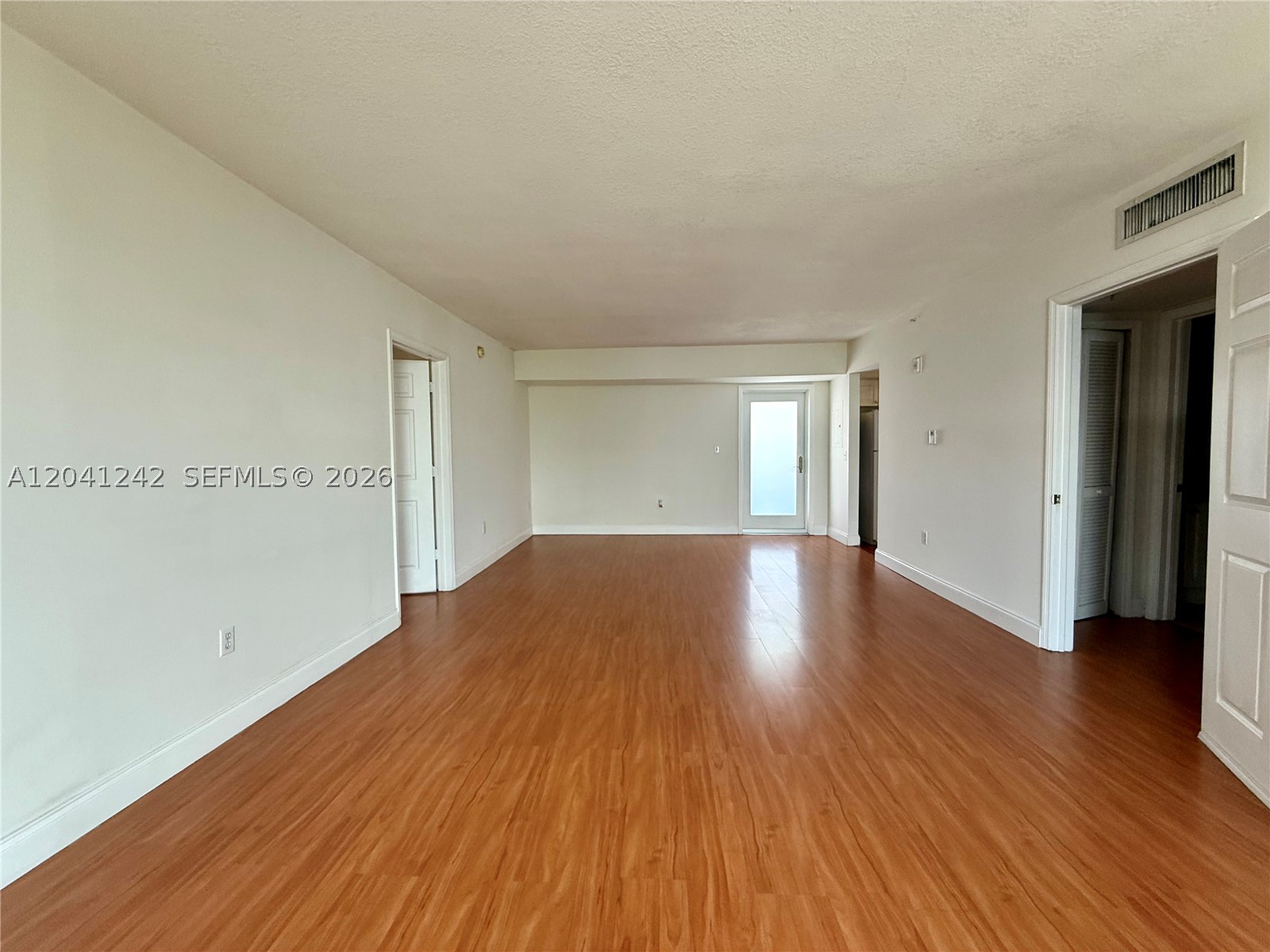 ROND POINT CONDO - Residential
