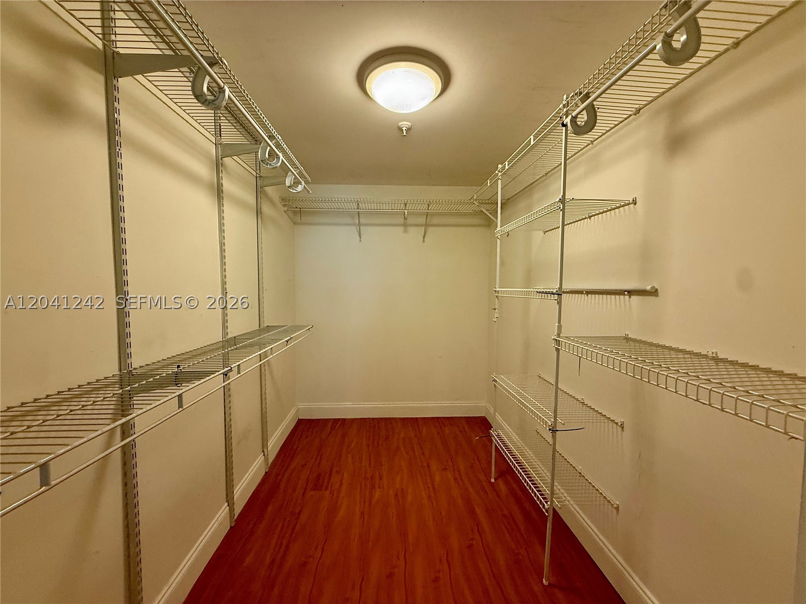 ROND POINT CONDO - Residential