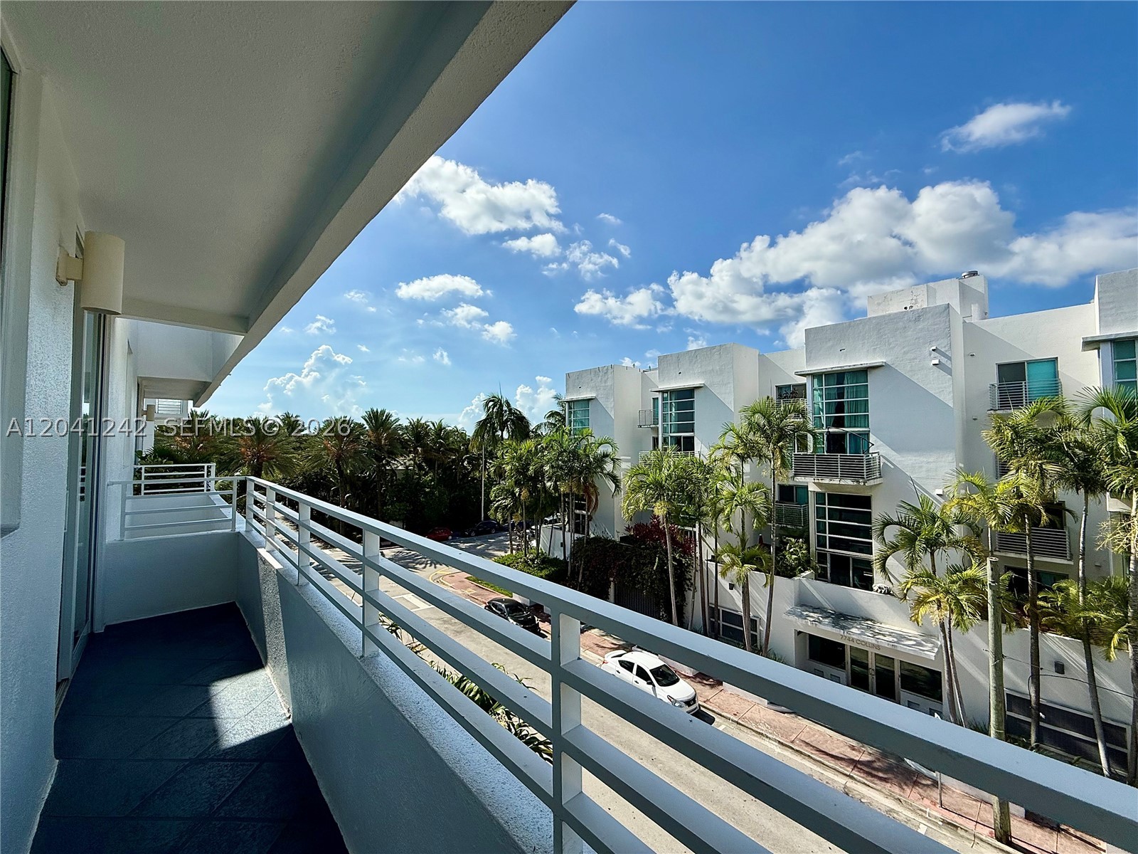 ROND POINT CONDO - Residential