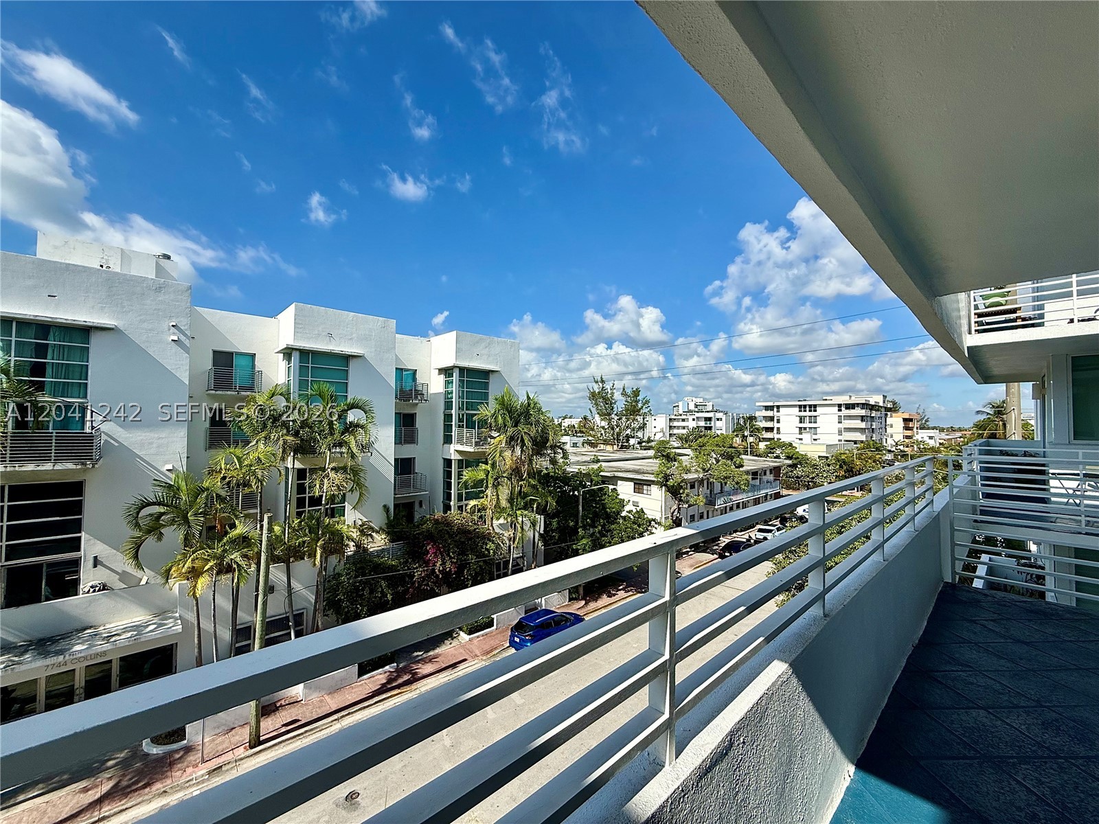 ROND POINT CONDO - Residential