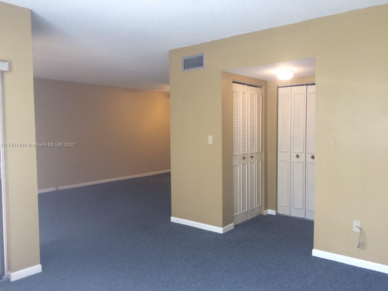 ISLAND HOUSE CONDOMINIUM - Residential