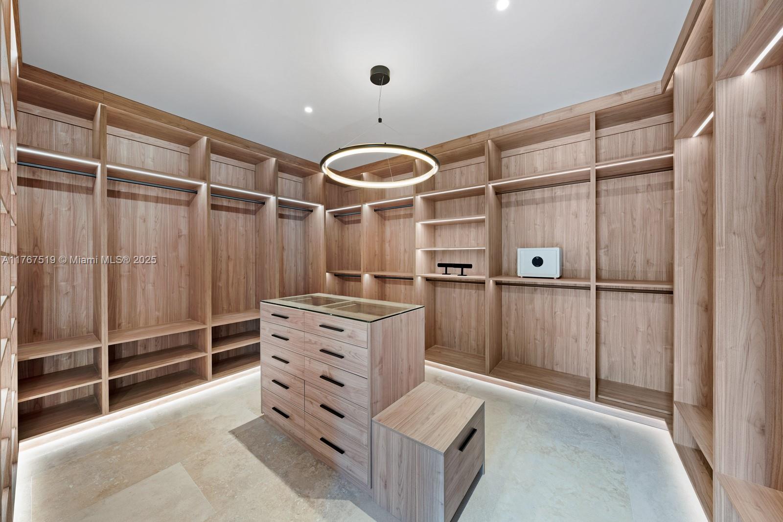 MARTIN SUBURBAN ACRES - Residential