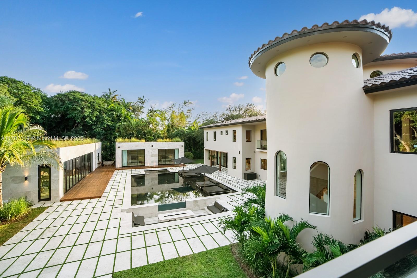 MARTIN SUBURBAN ACRES - Residential
