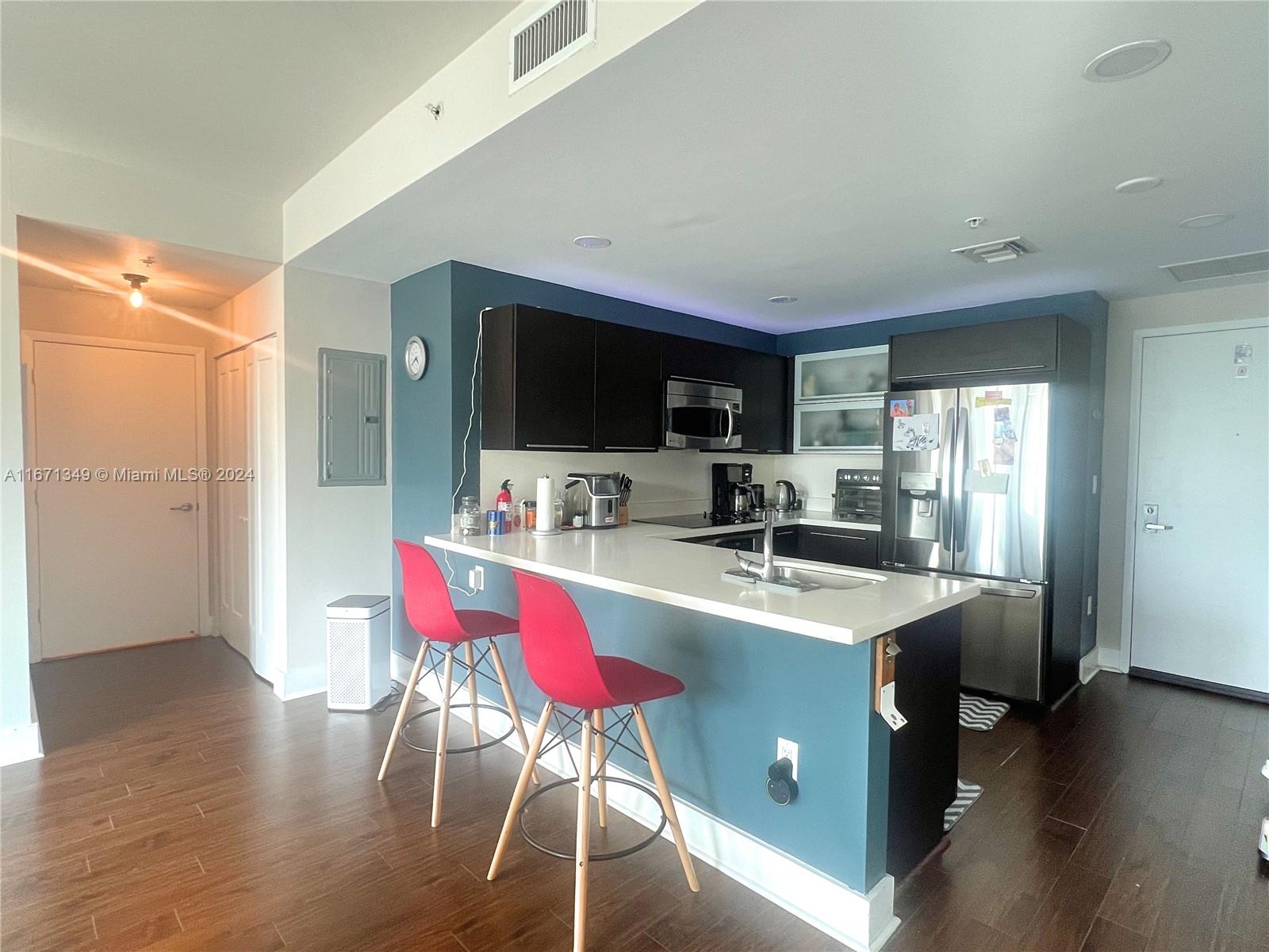 IVY CONDO - Residential Lease