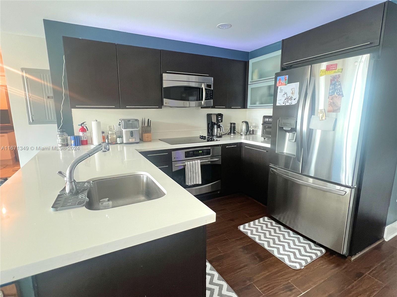 IVY CONDO - Residential Lease