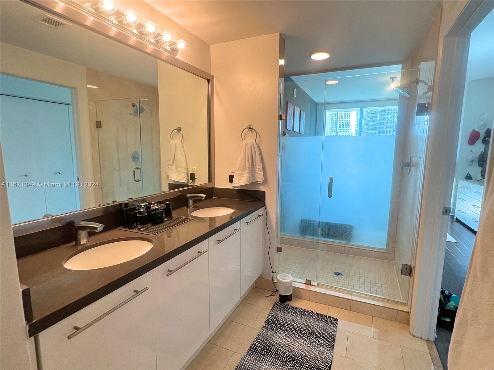 IVY CONDO - Residential Lease