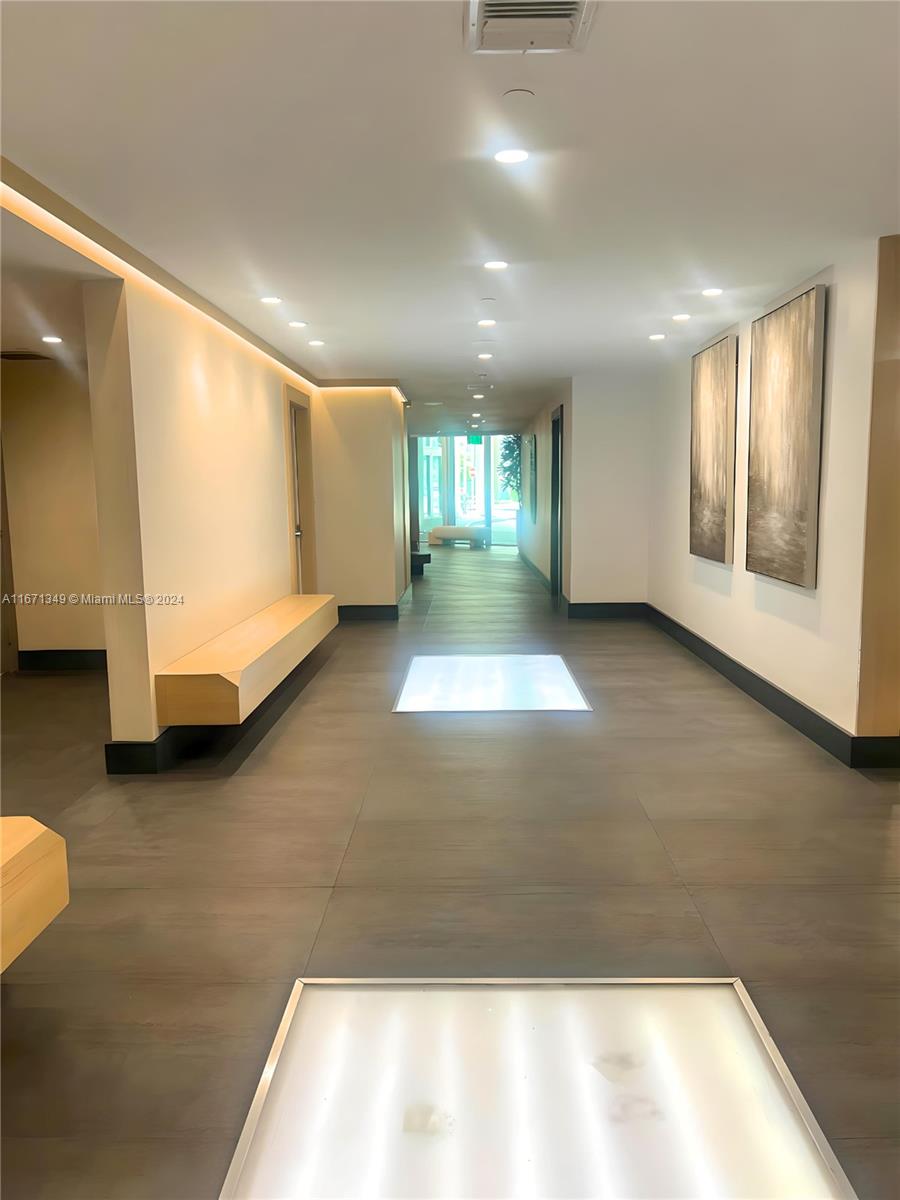 IVY CONDO - Residential Lease