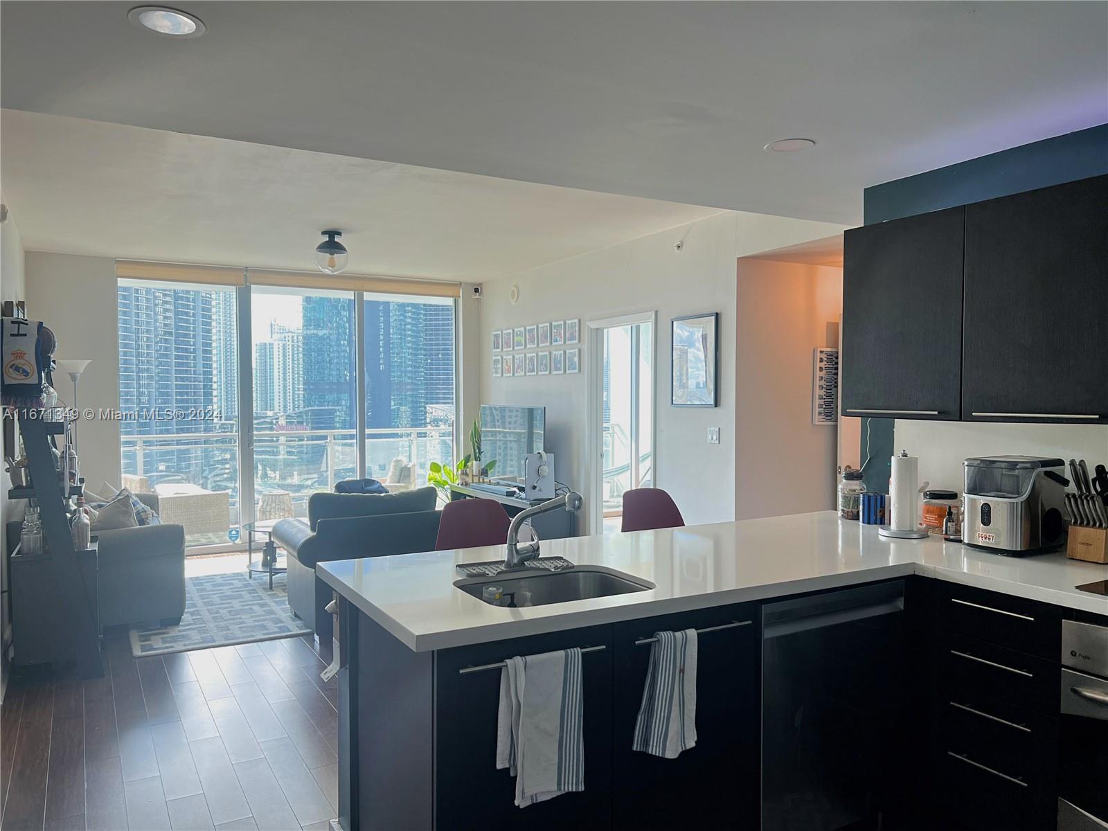 IVY CONDO - Residential Lease