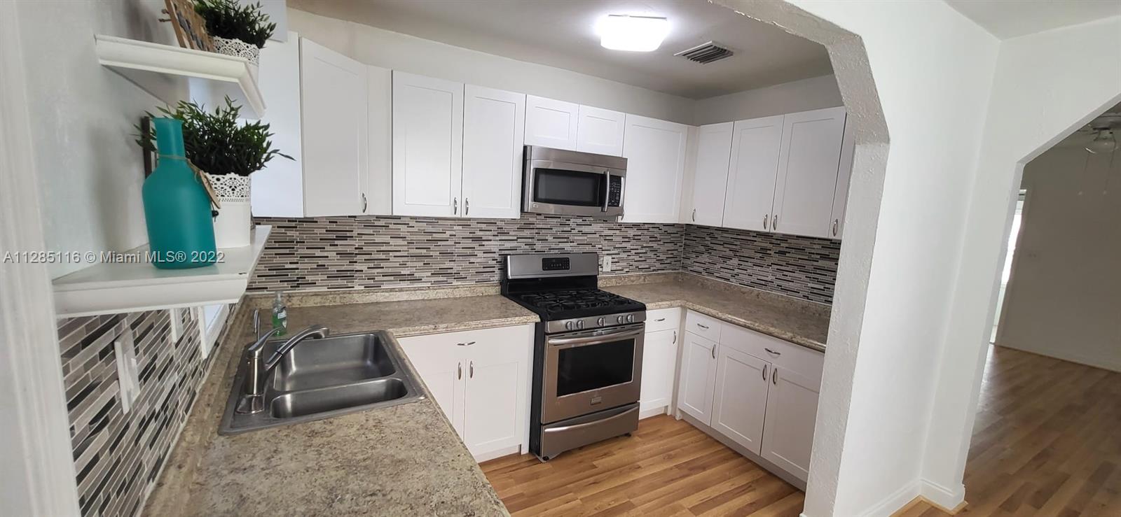 HOLLYWOOD SOUTH SIDE ADD - Residential Lease