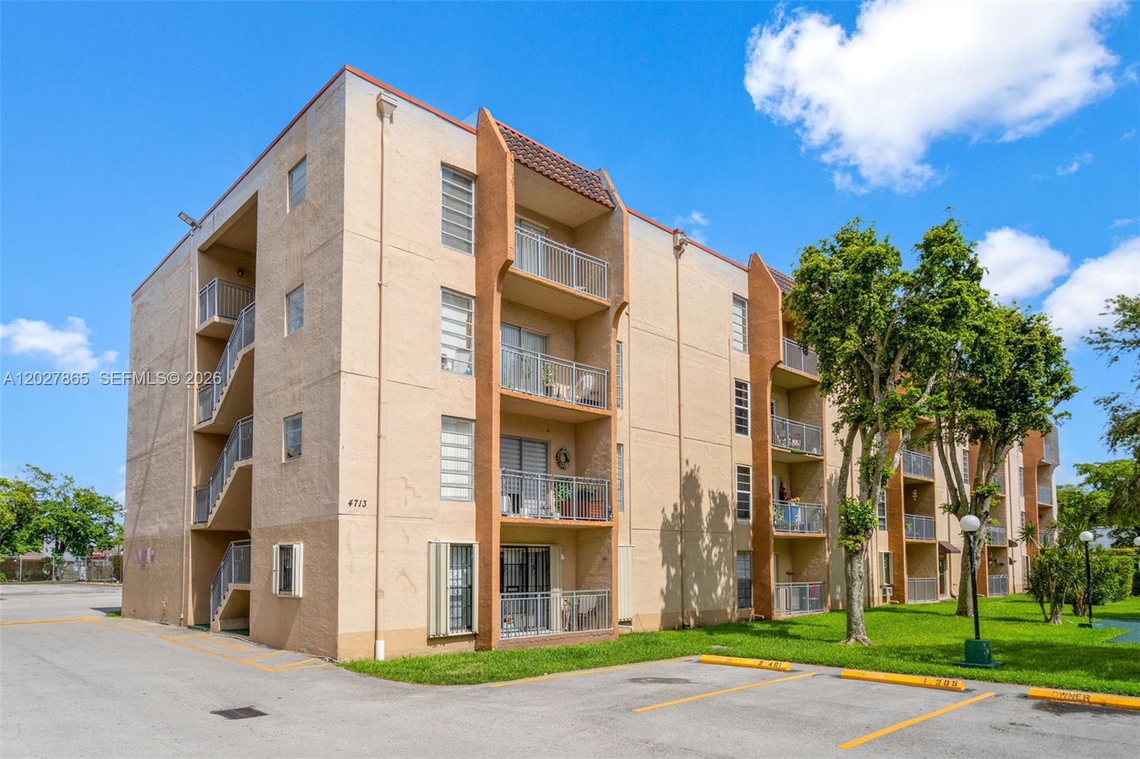 Welcome to Sunset Villas! This well-maintained 2-bedroom, 2-bathroom unit is located in a gated and well-kept community in a prime central location. Conveniently located just minutes from the airport, Coral Gables, shopping, dining, schools, and major highways, with easy access to the 826 and 836, this location is ideal for commuters and everyday convenience.

The community features two swimming pools, a children’s playground, guest parking, shared laundry facilities within the buildings, and one assigned parking space for the unit. Rentals are allowed with a minimum lease term of six months, making this a great option for both end users and investors.