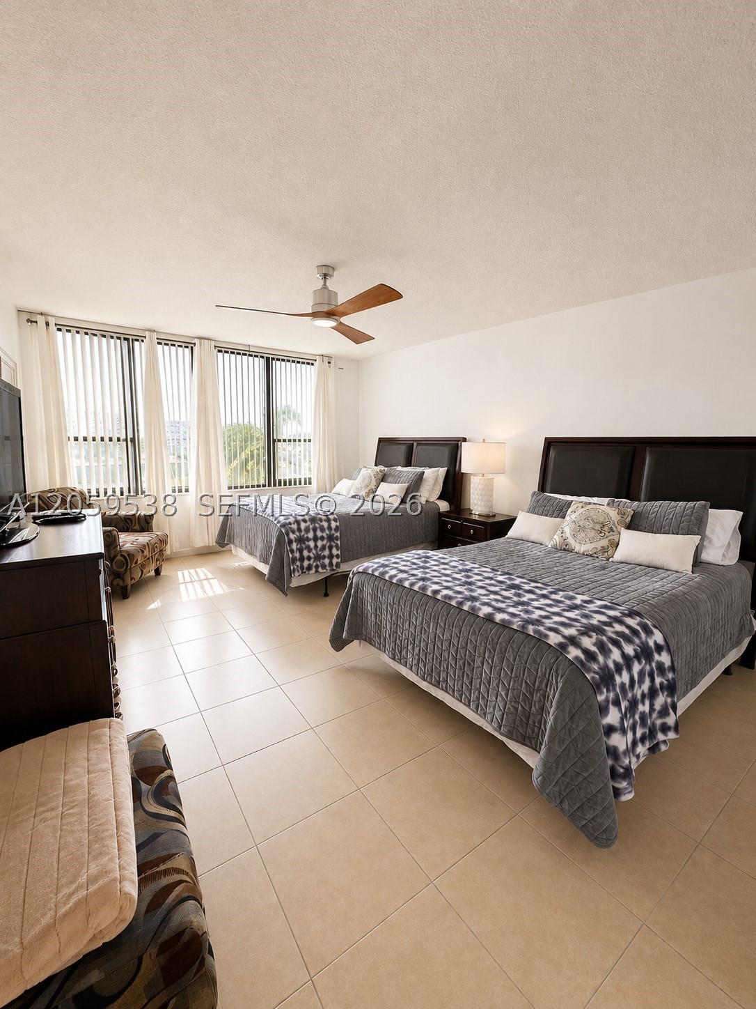 ALEXANDER TOWERS CONDO - Residential