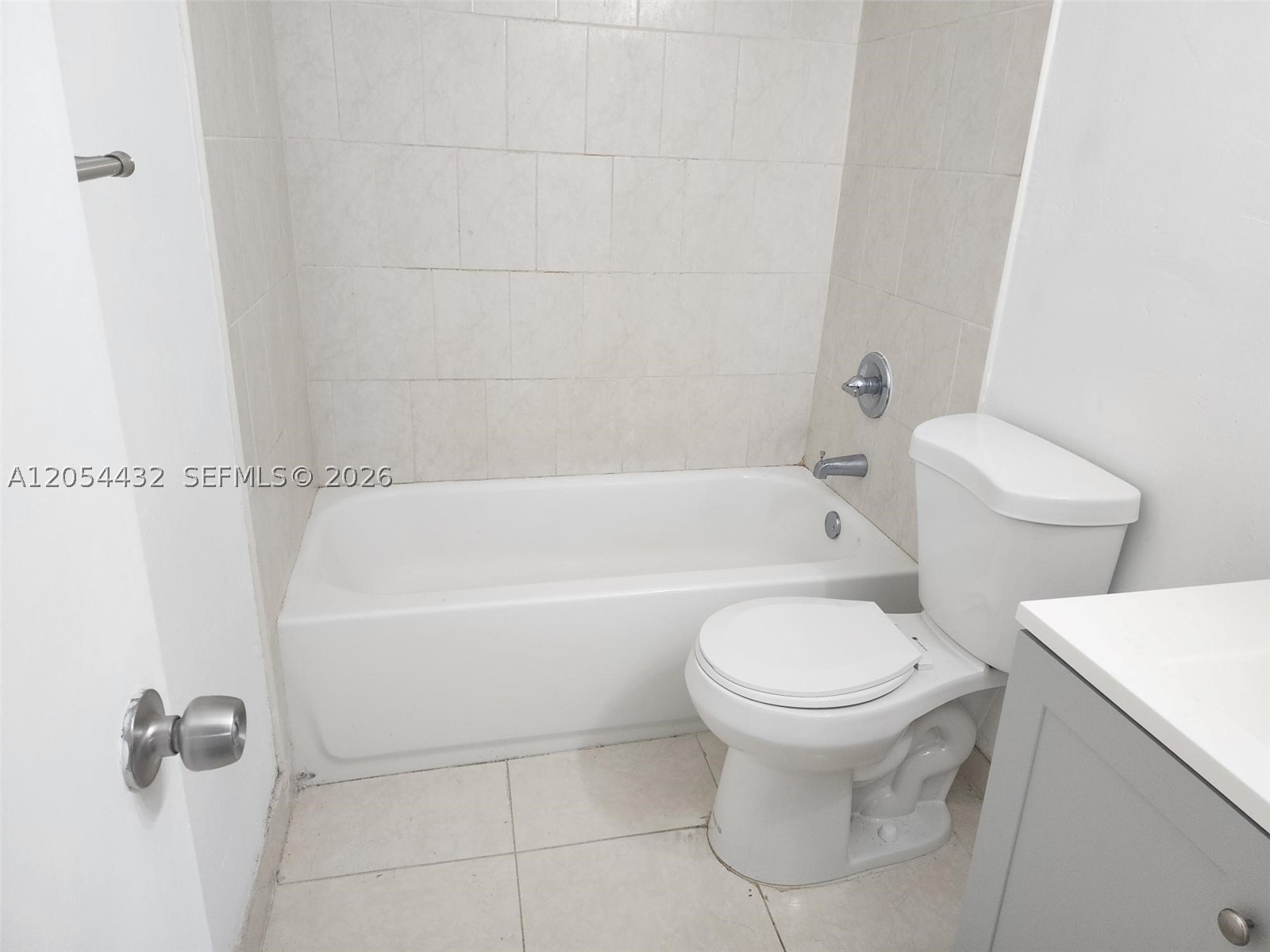 TOWN OF HIALEAH - Residential Lease