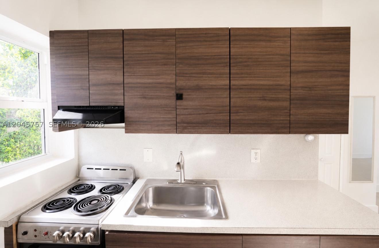 LEMON CITY WHITES - Residential Lease