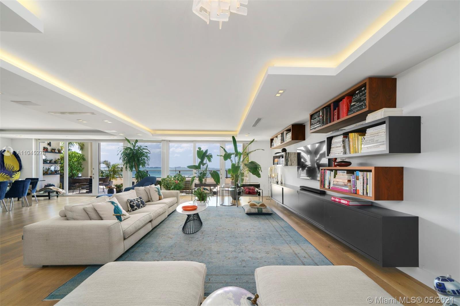 RESIDENCES AT VIZCAYA CON - Residential