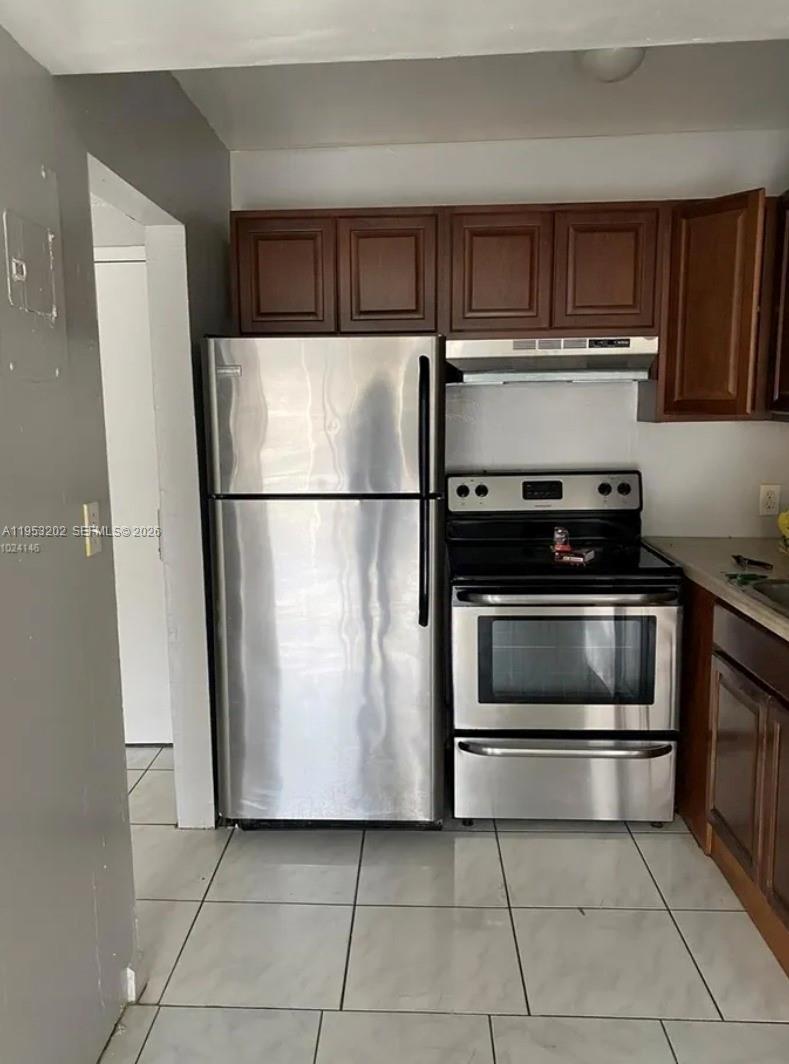 Spacious, comfortable, and bright unit, ideal for investors. Low maintenance and no special assessments. The unit is currently rented through a government program (Section 8) at a monthly rent of $1,601. The lease is in place until October 31st, and the current tenant will remain in the property. The tenant has been living there for the past three years.
