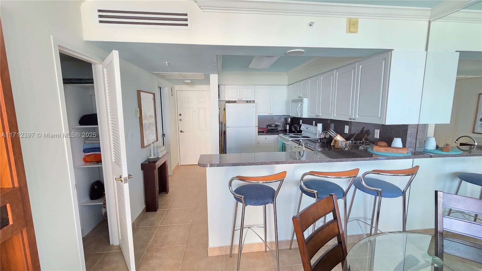 THE WAVE CONDO - Residential
