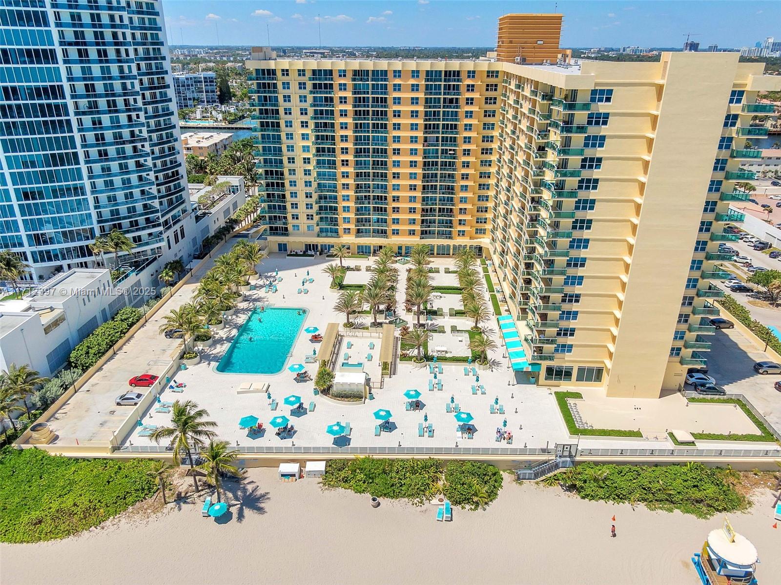 THE WAVE CONDO - Residential