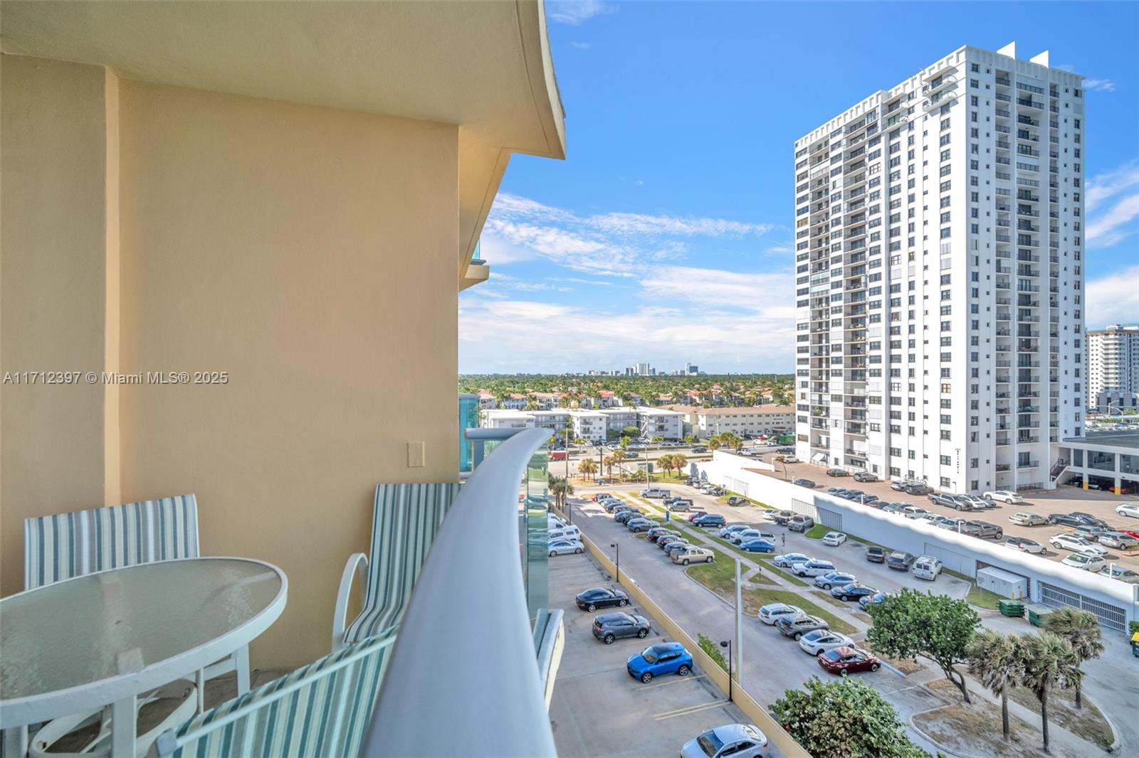 THE WAVE CONDO - Residential