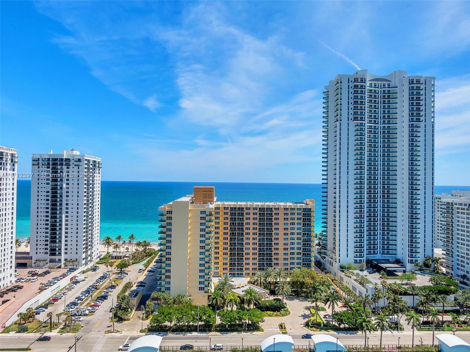 THE WAVE CONDO - Residential