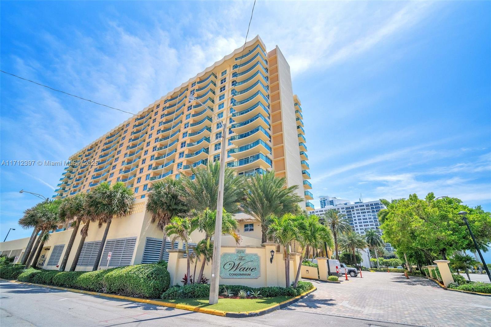THE WAVE CONDO - Residential