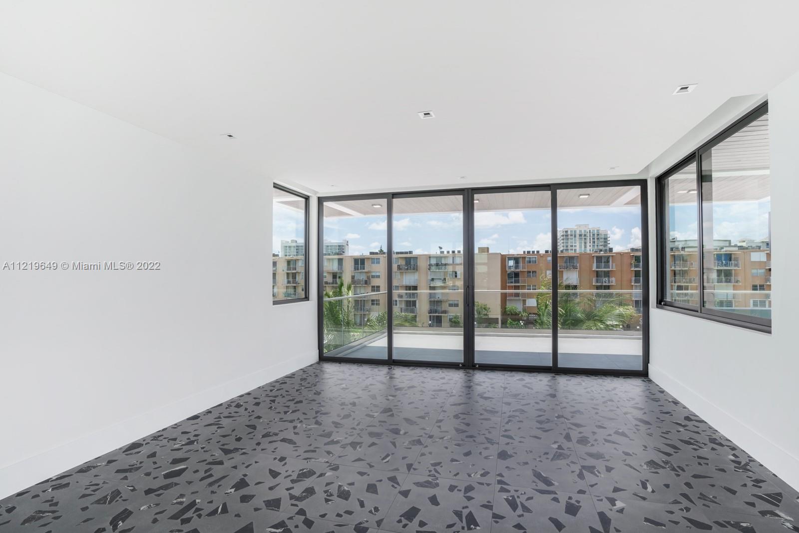 LAUDERDALE HARBORS SEC A - Residential
