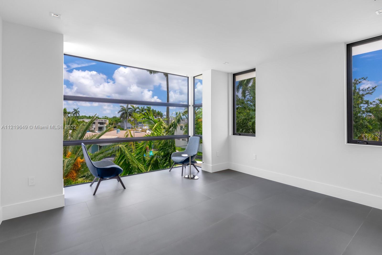 LAUDERDALE HARBORS SEC A - Residential