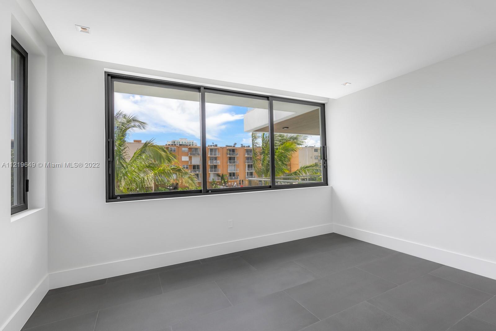 LAUDERDALE HARBORS SEC A - Residential