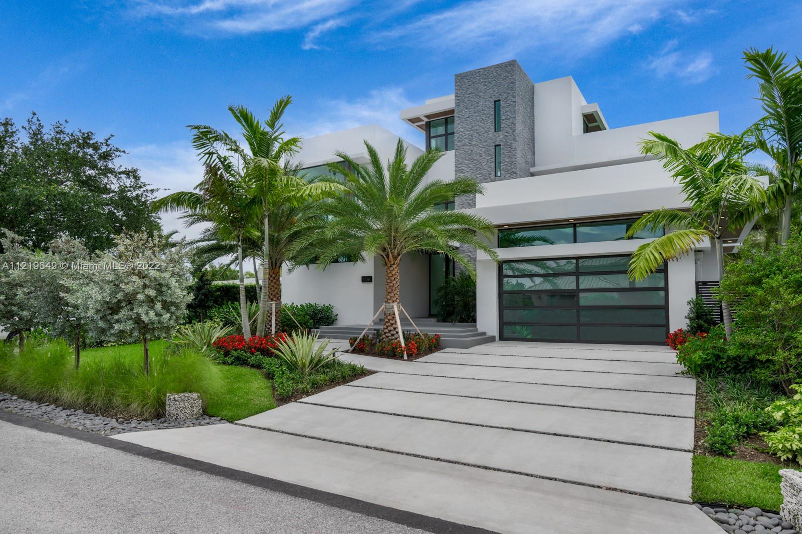 Living does not get much better than this 4,672 sq ft brand new construction, contemporary three-story waterfront estate. The combination of Tuthill Architecture and ATEX Group's design, provides you with modern features throughout, including: geometric stone, floor to ceiling windows, metallic finishes, contemporary fixtures, rooftop entertaining spaces and an open floor plan. Boasting 4 bedrooms, 4.5 bathrooms and 70 feet on the water, this ultra-luxury home sits in the heart of Lauderdale Harbors. Just minutes from Fort Lauderdale's famous beaches, restaurants and airport.