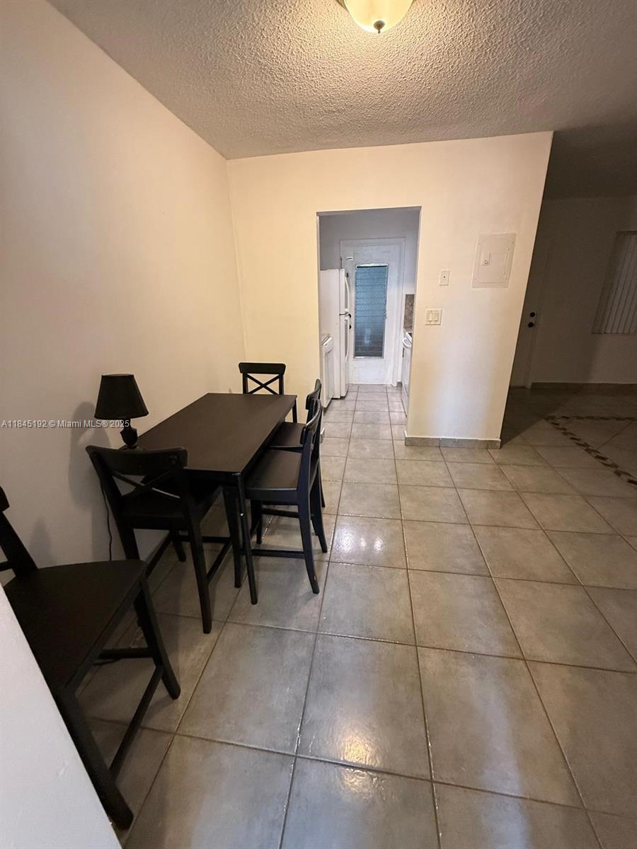 JOE-RON NORTH CONDO - Residential Lease